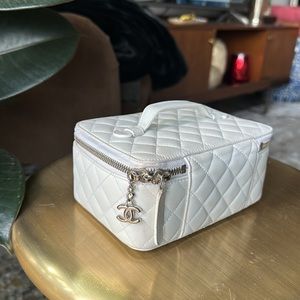 💯 CHANEL travel jewelry case